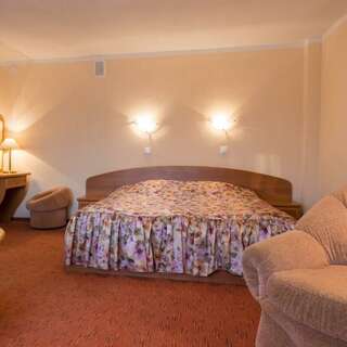 Гостиница Полисть Старая Русса Люкс-2